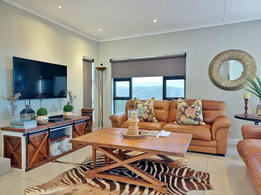 4 Bedroom Property for Sale in Avonddans Western Cape